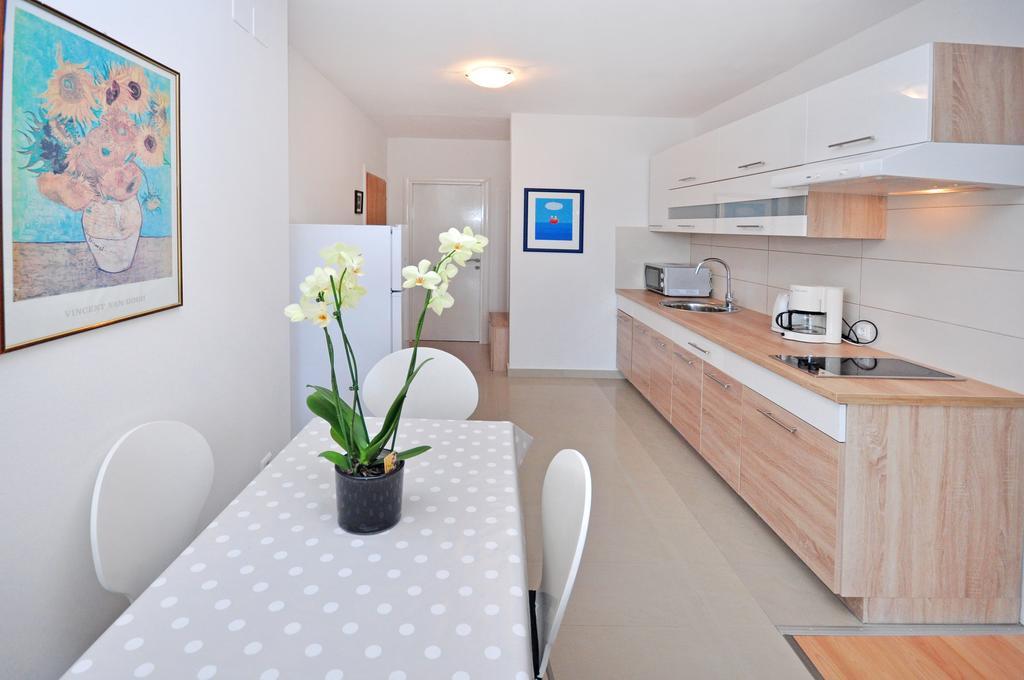Apartments Zorka Leko オミシュ 部屋 写真