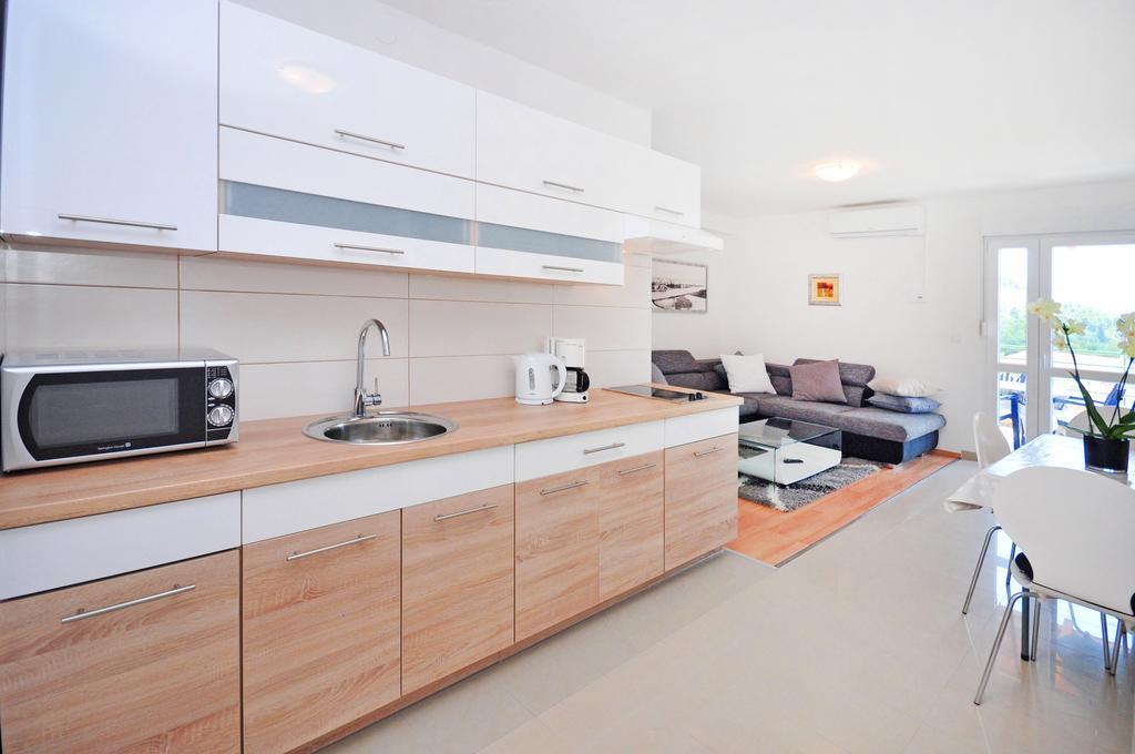 Apartments Zorka Leko オミシュ 部屋 写真